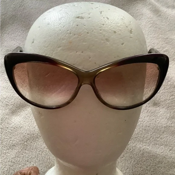 Gucci | Accessories | Gucci Sunglasses Gg35s Wo9db | Poshmark display picture 3